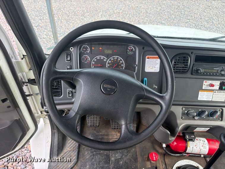 image for item YA4904 2015 Freightliner Business Class M2 forestry bucket truck
