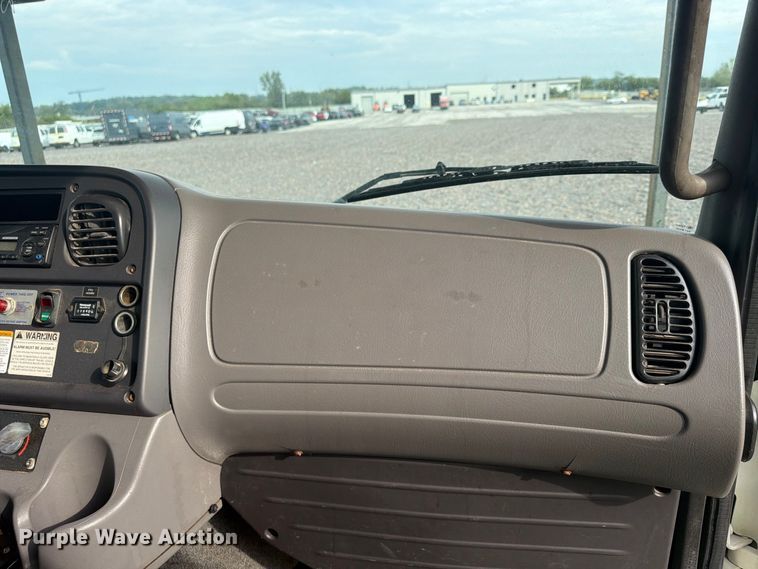 image for item YA4904 2015 Freightliner Business Class M2 forestry bucket truck