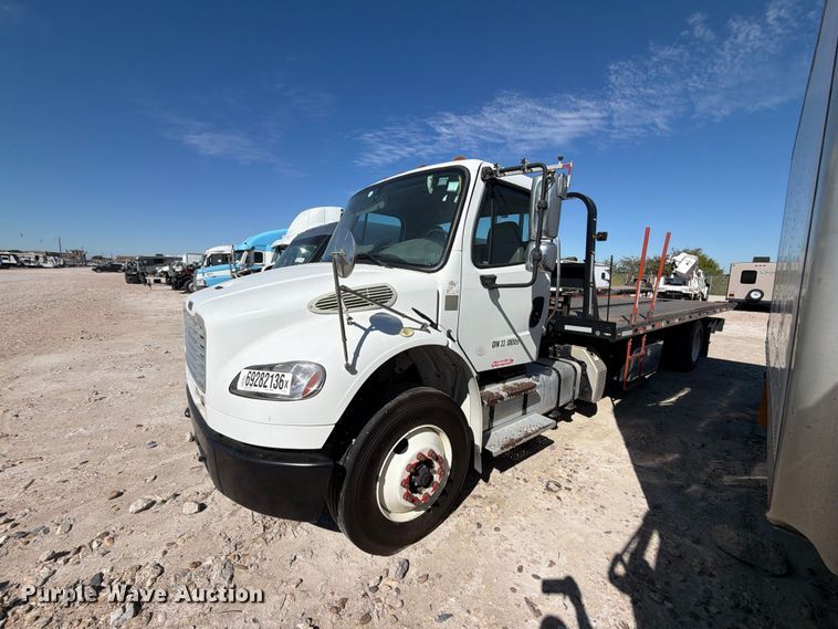 image for item YA5132 2019 Freightliner Business Class M2 rollback truck