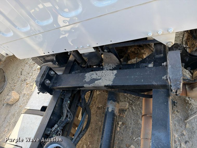 image for item YA5132 2019 Freightliner Business Class M2 rollback truck