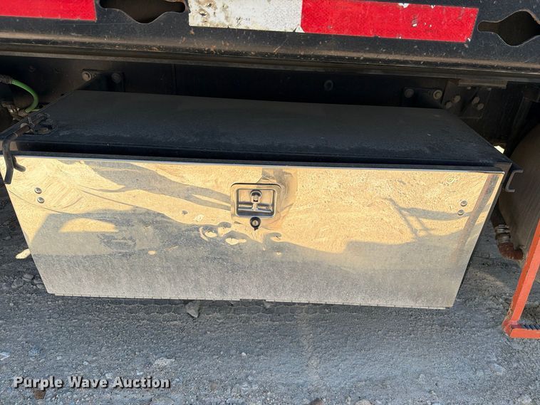 image for item YA5132 2019 Freightliner Business Class M2 rollback truck