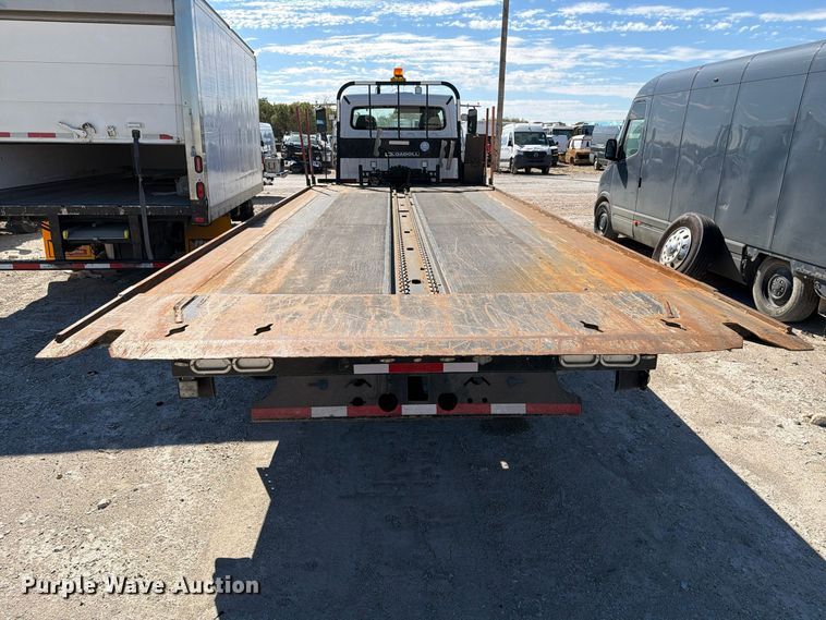 image for item YA5132 2019 Freightliner Business Class M2 rollback truck