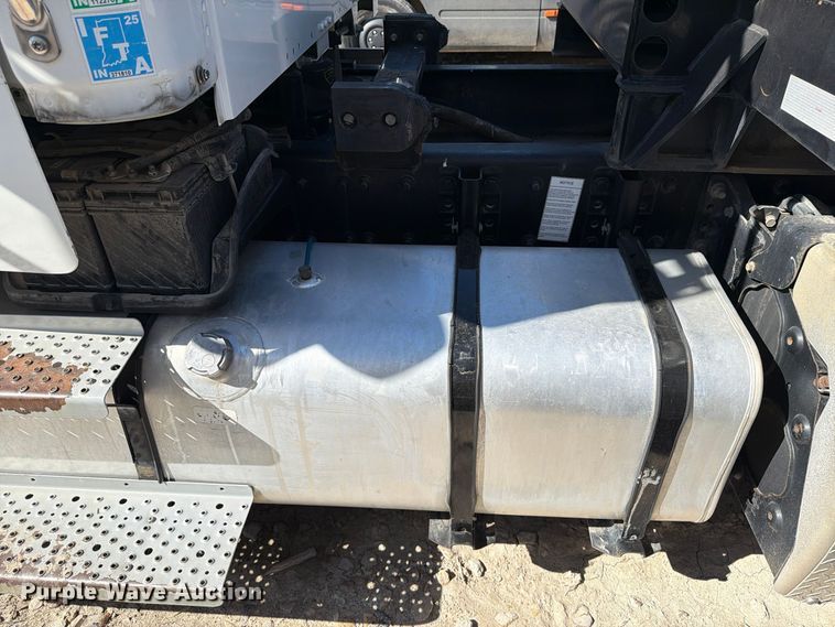 image for item YA5132 2019 Freightliner Business Class M2 rollback truck