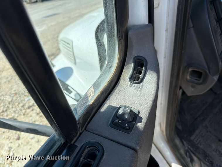 image for item YA5132 2019 Freightliner Business Class M2 rollback truck