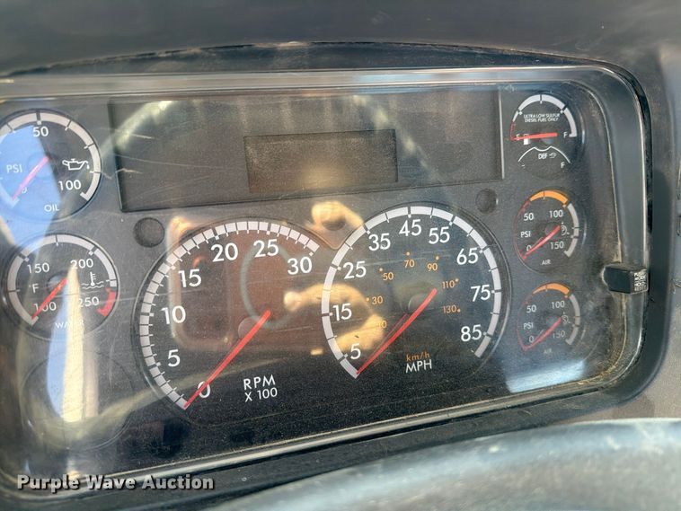 image for item YA5132 2019 Freightliner Business Class M2 rollback truck