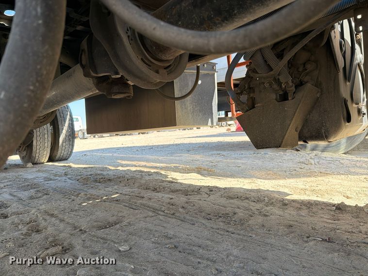 image for item YA5132 2019 Freightliner Business Class M2 rollback truck