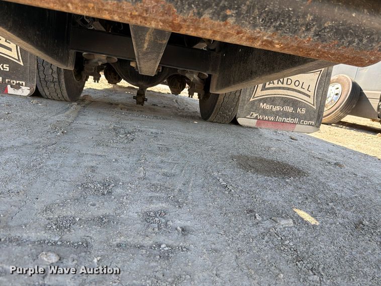 image for item YA5132 2019 Freightliner Business Class M2 rollback truck