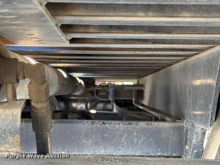 image for item YA5132 2019 Freightliner Business Class M2 rollback truck