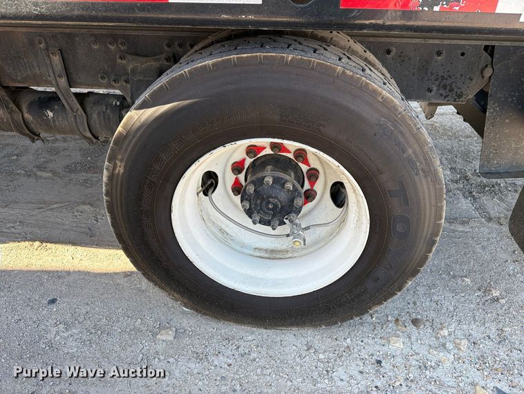 image for item YA5132 2019 Freightliner Business Class M2 rollback truck