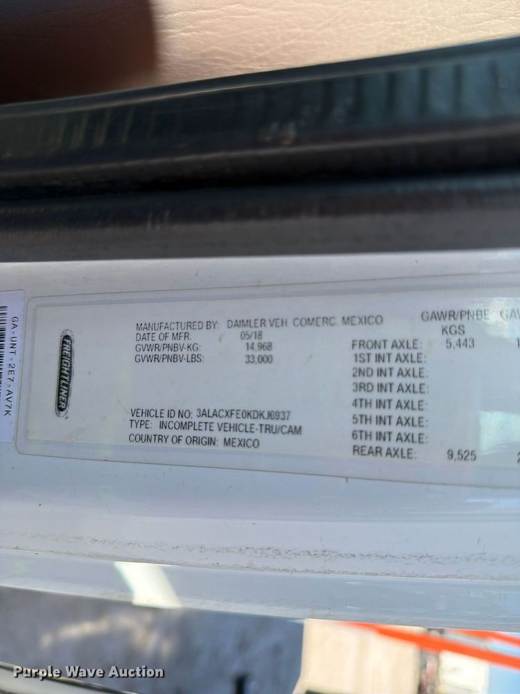 image for item YA5132 2019 Freightliner Business Class M2 rollback truck
