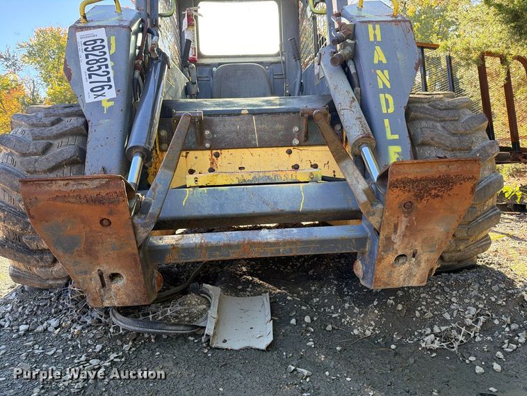 image for item YA5139 2000 New Holland LS180 skid steer loader