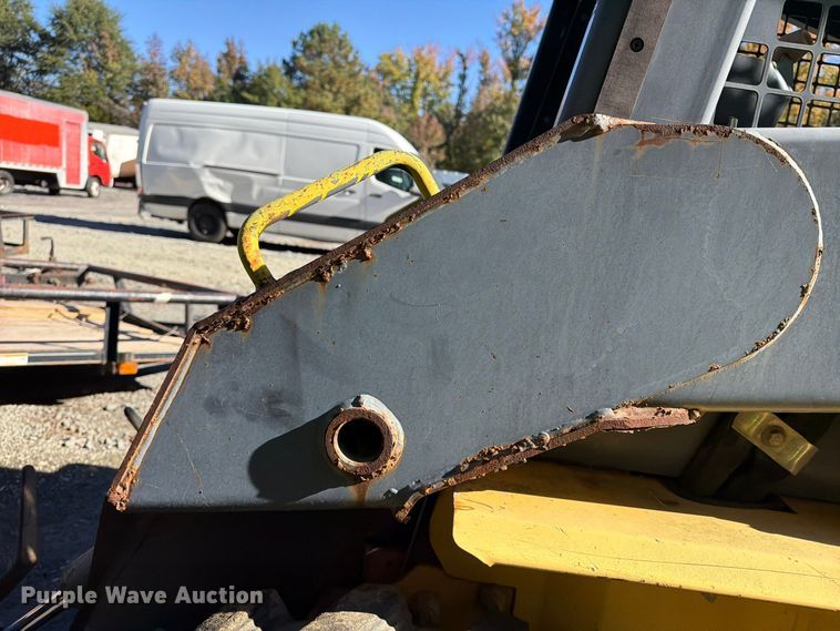 image for item YA5139 2000 New Holland LS180 skid steer loader