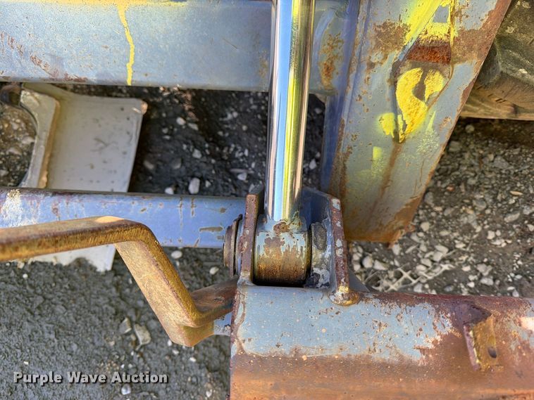 image for item YA5139 2000 New Holland LS180 skid steer loader