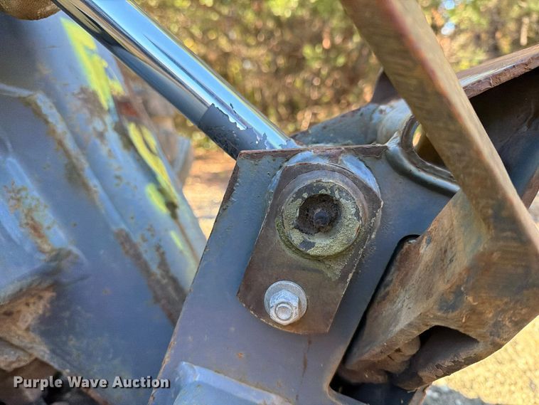 image for item YA5139 2000 New Holland LS180 skid steer loader