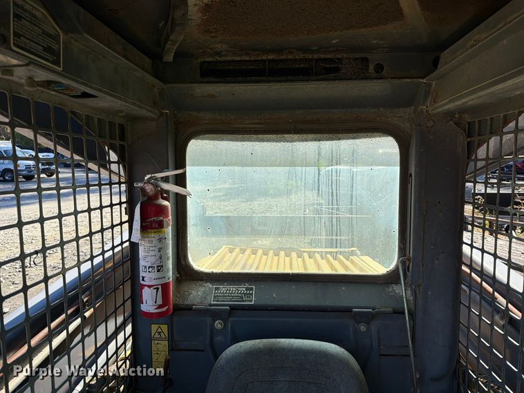 image for item YA5139 2000 New Holland LS180 skid steer loader