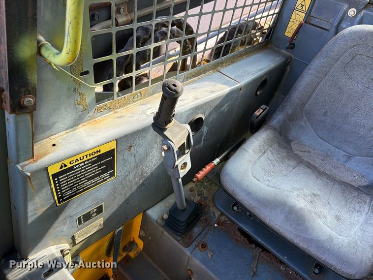 image for item YA5139 2000 New Holland LS180 skid steer loader