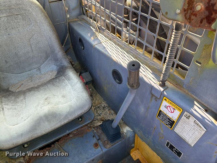 image for item YA5139 2000 New Holland LS180 skid steer loader