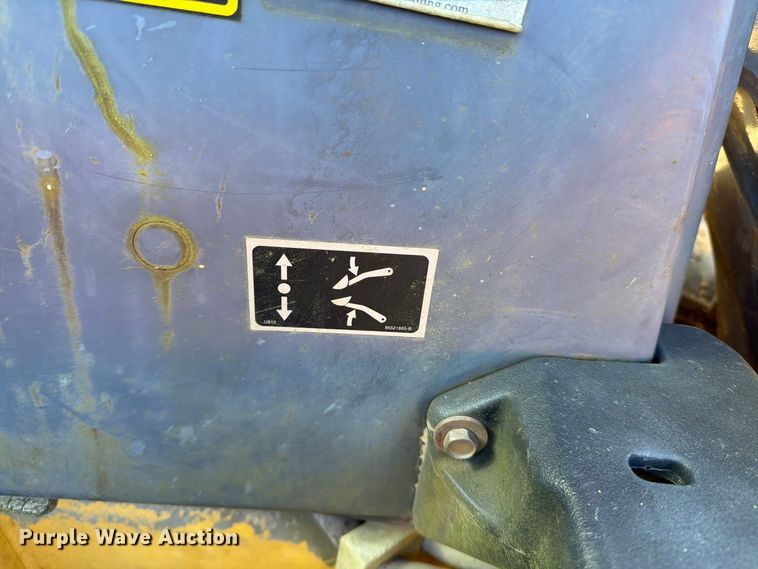 image for item YA5139 2000 New Holland LS180 skid steer loader