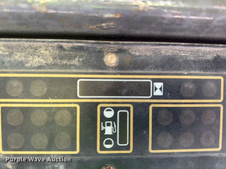 image for item YA5139 2000 New Holland LS180 skid steer loader