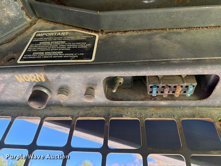 image for item YA5139 2000 New Holland LS180 skid steer loader