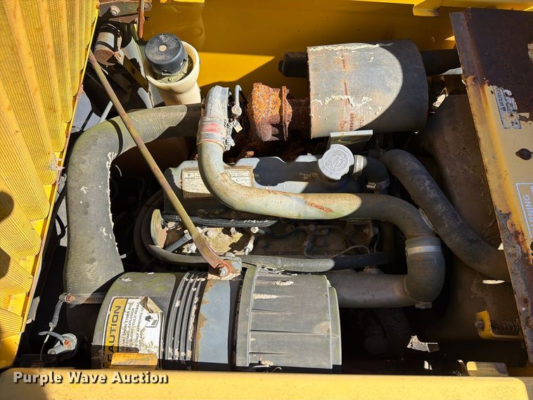image for item YA5139 2000 New Holland LS180 skid steer loader
