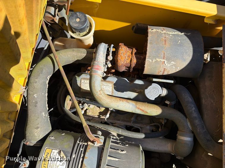 image for item YA5139 2000 New Holland LS180 skid steer loader