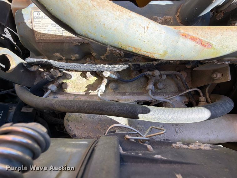 image for item YA5139 2000 New Holland LS180 skid steer loader