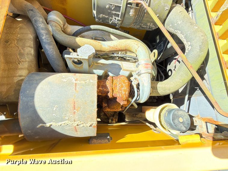image for item YA5139 2000 New Holland LS180 skid steer loader