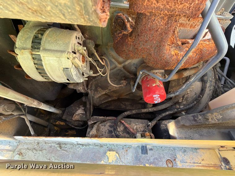 image for item YA5139 2000 New Holland LS180 skid steer loader