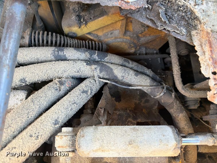 image for item YA5139 2000 New Holland LS180 skid steer loader
