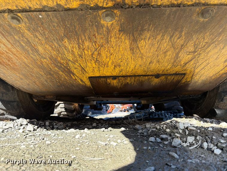 image for item YA5139 2000 New Holland LS180 skid steer loader