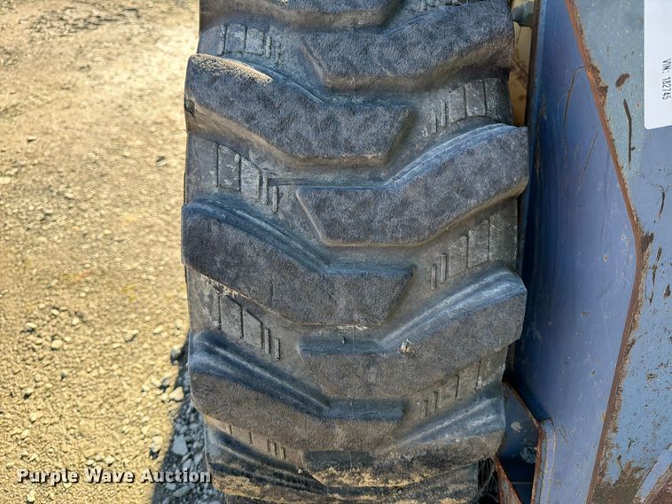 image for item YA5139 2000 New Holland LS180 skid steer loader
