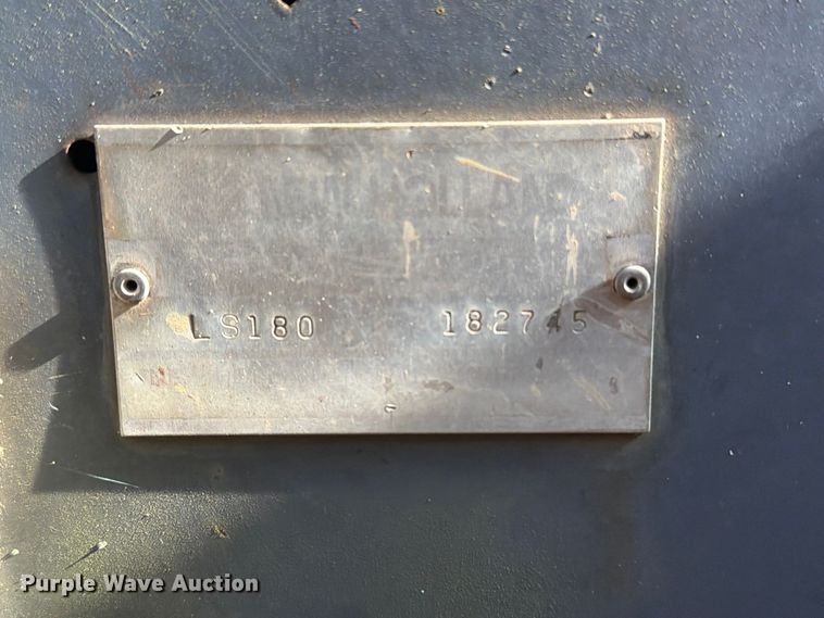 image for item YA5139 2000 New Holland LS180 skid steer loader