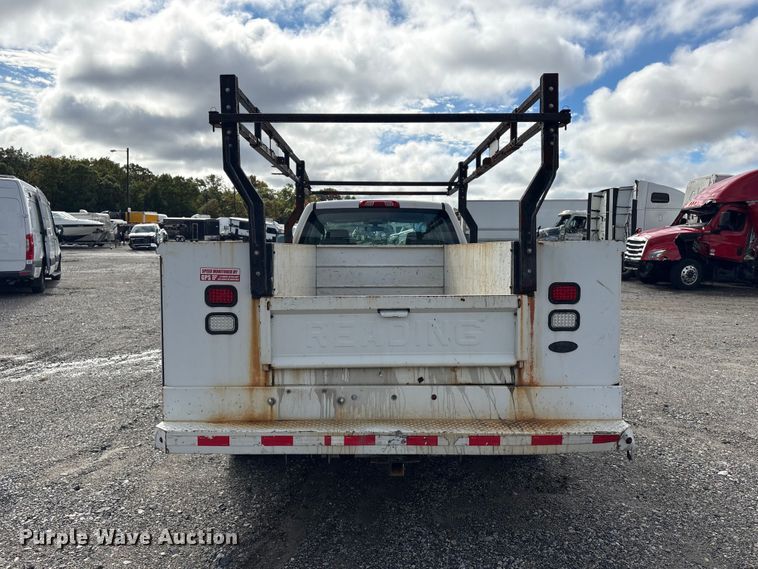 image for item YA5140 2016 GMC Sierra 3500HD Crew Cab utility bed pickup truck