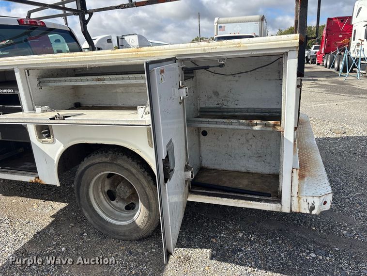 image for item YA5140 2016 GMC Sierra 3500HD Crew Cab utility bed pickup truck