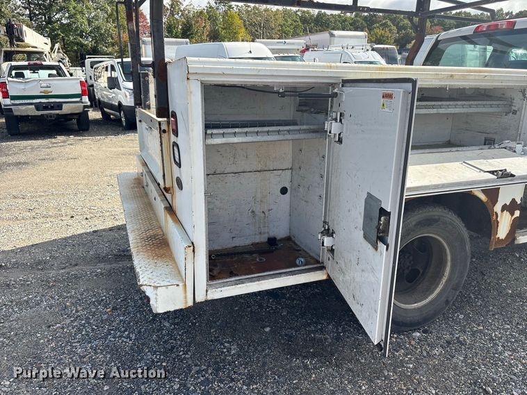 image for item YA5140 2016 GMC Sierra 3500HD Crew Cab utility bed pickup truck
