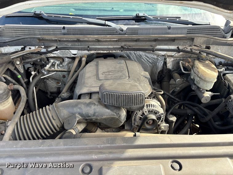 image for item YA5140 2016 GMC Sierra 3500HD Crew Cab utility bed pickup truck