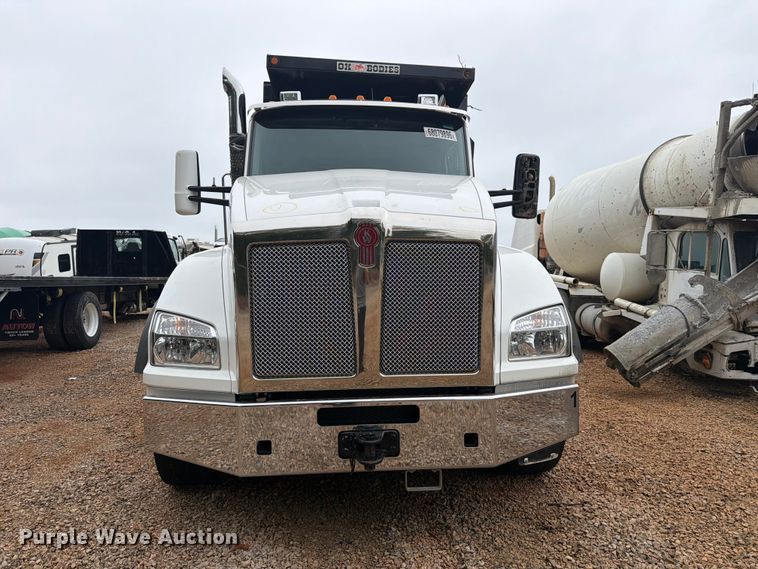 image for item YA5188 2023 Kenworth T880 dump truck