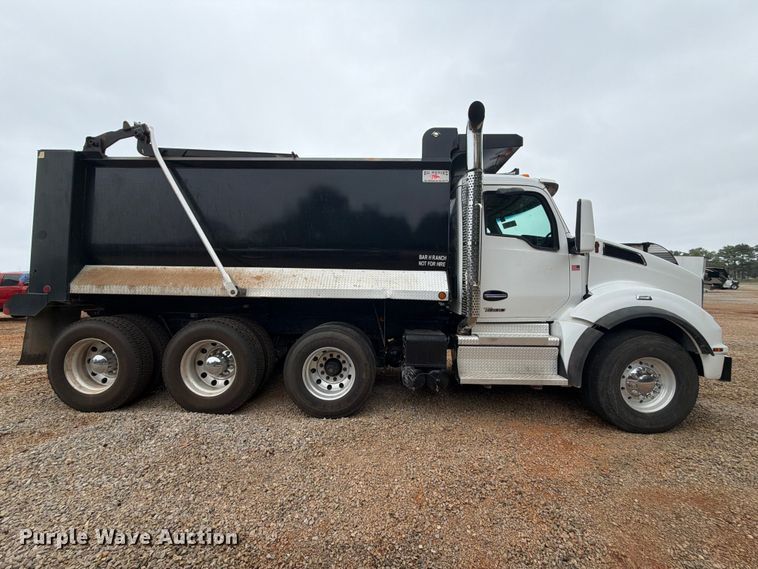 image for item YA5188 2023 Kenworth T880 dump truck