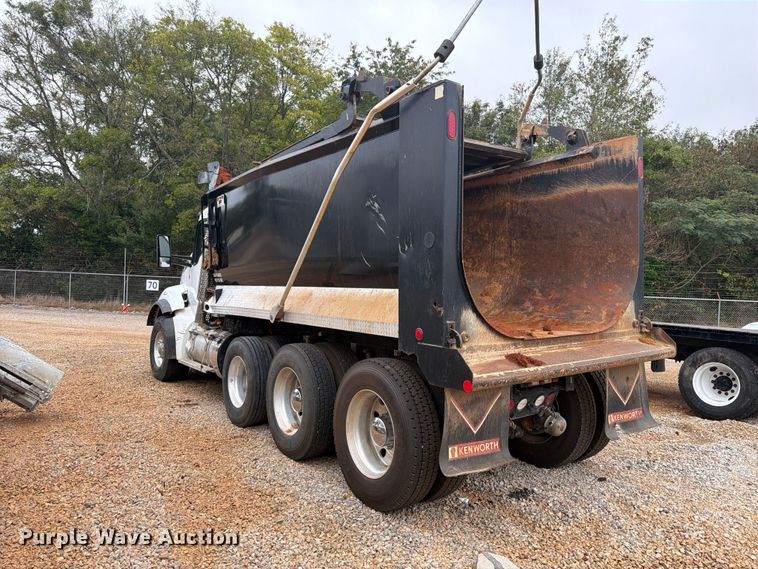 image for item YA5188 2023 Kenworth T880 dump truck