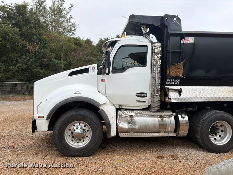 image for item YA5188 2023 Kenworth T880 dump truck