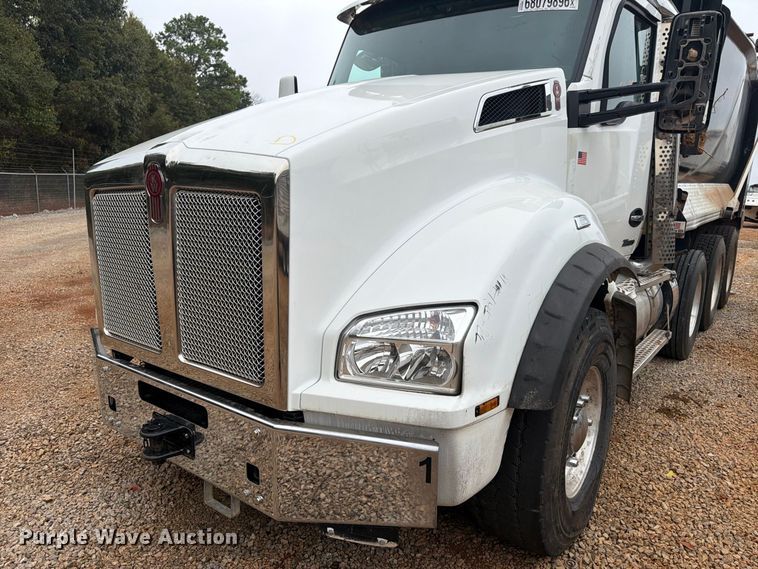 image for item YA5188 2023 Kenworth T880 dump truck