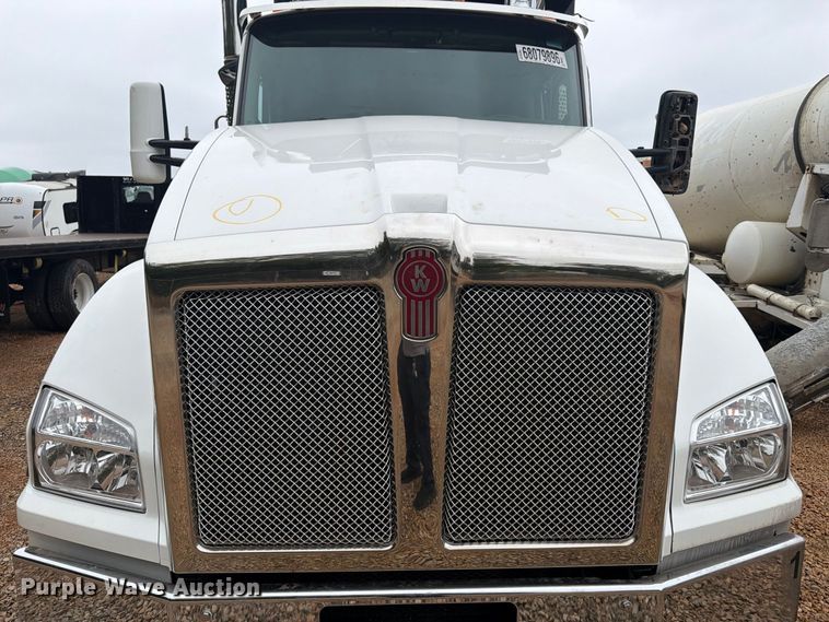 image for item YA5188 2023 Kenworth T880 dump truck