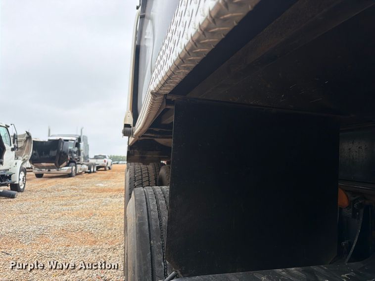 image for item YA5188 2023 Kenworth T880 dump truck