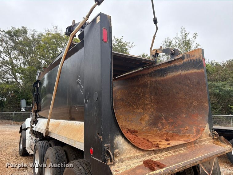 image for item YA5188 2023 Kenworth T880 dump truck