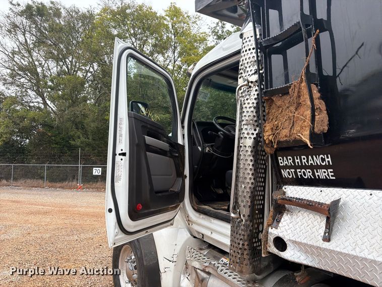 image for item YA5188 2023 Kenworth T880 dump truck