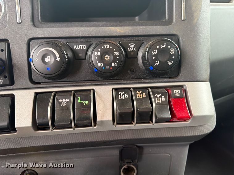 image for item YA5188 2023 Kenworth T880 dump truck