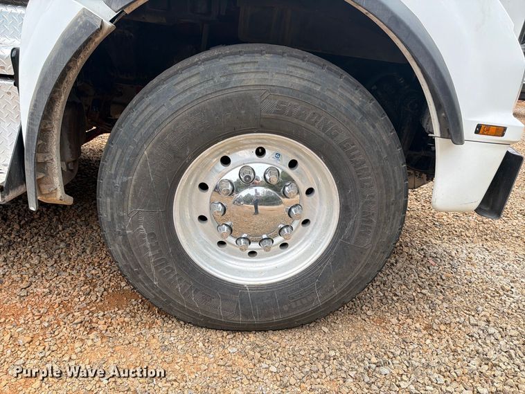 image for item YA5188 2023 Kenworth T880 dump truck