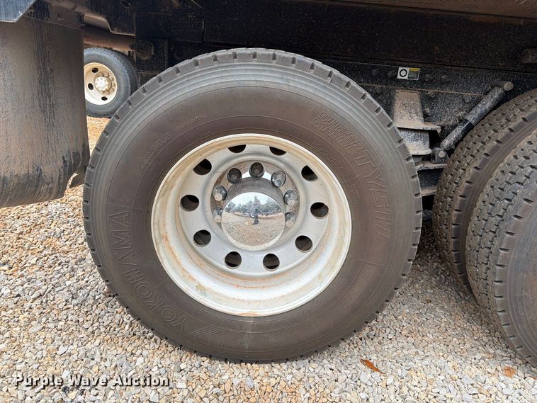 image for item YA5188 2023 Kenworth T880 dump truck