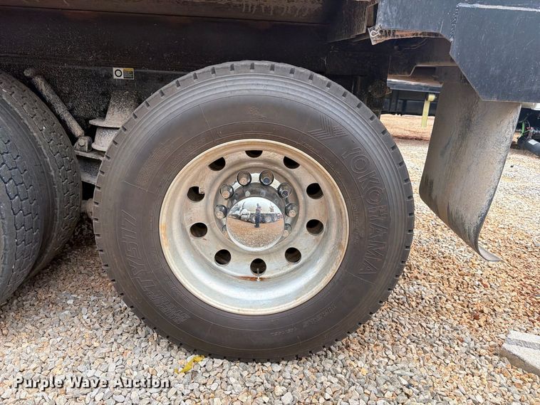 image for item YA5188 2023 Kenworth T880 dump truck